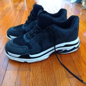 Black Athletic Women's Sneakers